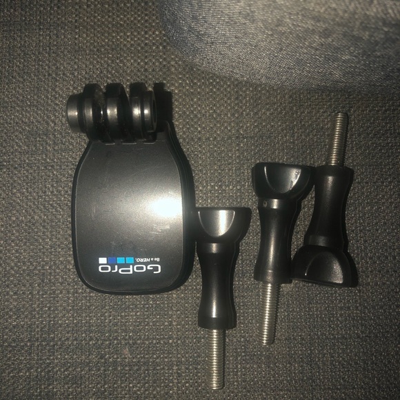 GoPro Hero 5 + Case + Kit - Picture 4 of 7